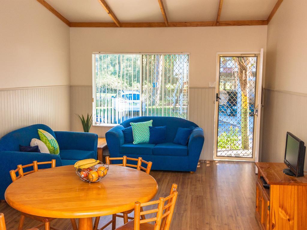 Caseys Beach Holiday Park Sunshine Bay Bilik gambar