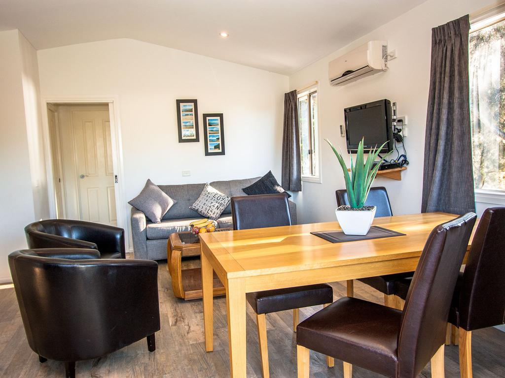 Caseys Beach Holiday Park Sunshine Bay Bilik gambar